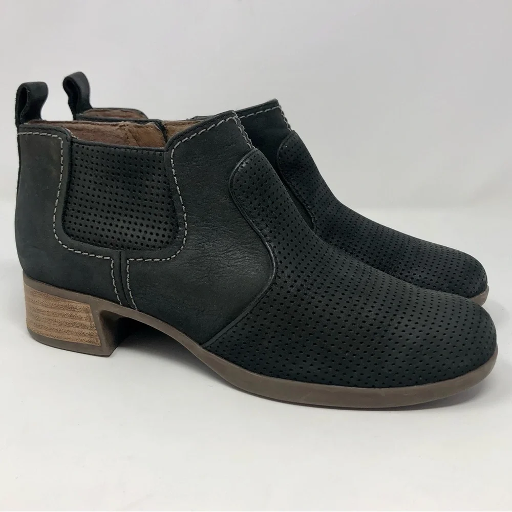 Dansko Women's Lola Bootie Black Nubuck Leather Ankle Boots Side Zip Block Heel